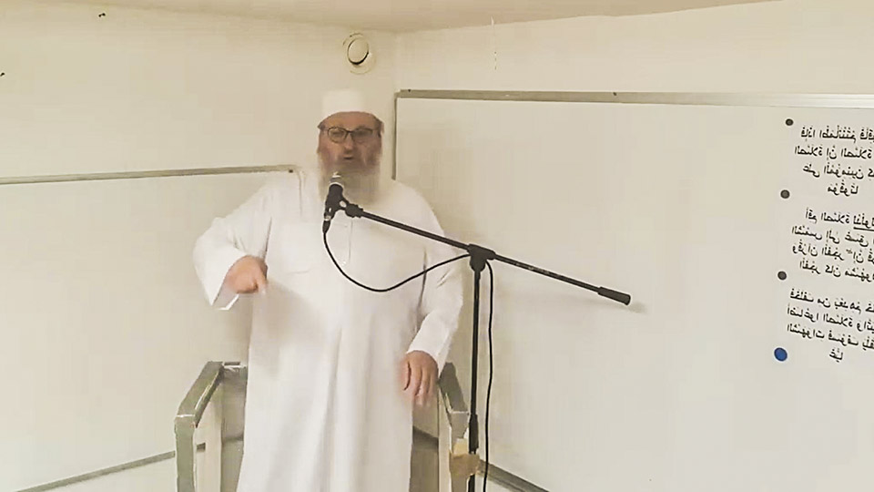 VIDEO: Imam om judarna: ”Grisars och apors avkomma”