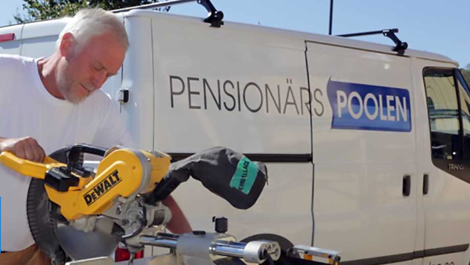 Pensionärer tvingas tillbaka till jobbet – trots många invandrare i arbetsför ålder