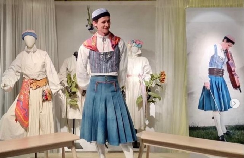 Sveriges första ickebinära folkdräkt är här