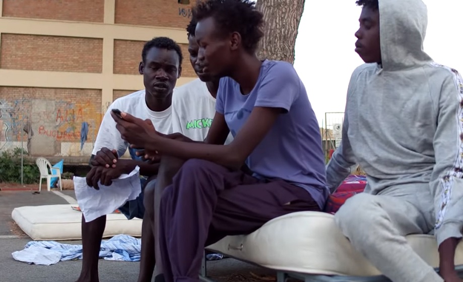 Unga invandrare bakom nästan hälften av brotten