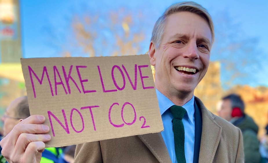 Per Bolund (MP): Sänkt drivmedelsskatt gynnar Putin