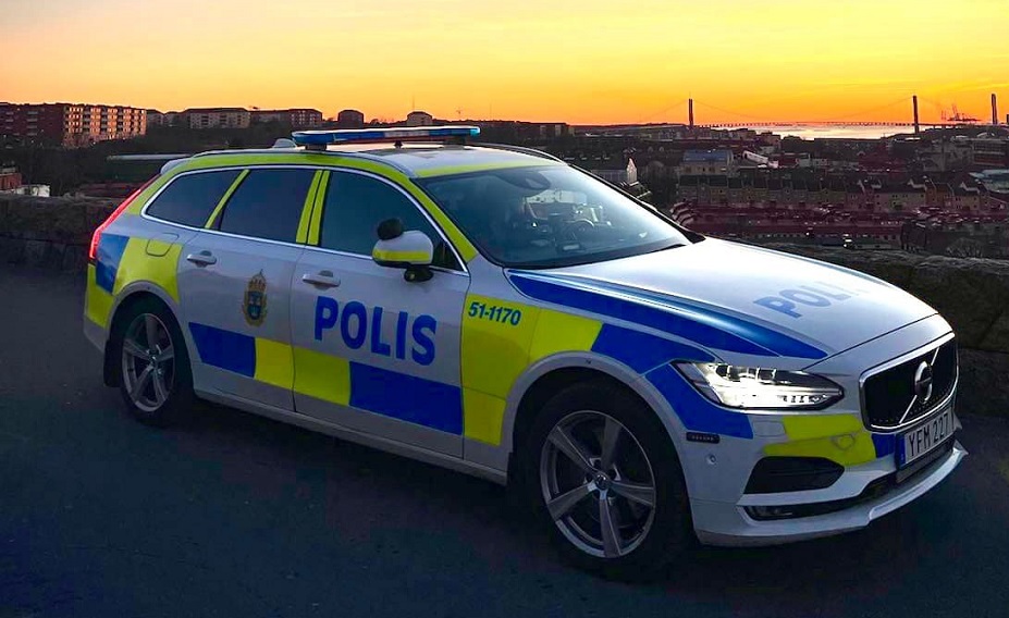 Skottlossning mot polispatrull i Rinkeby