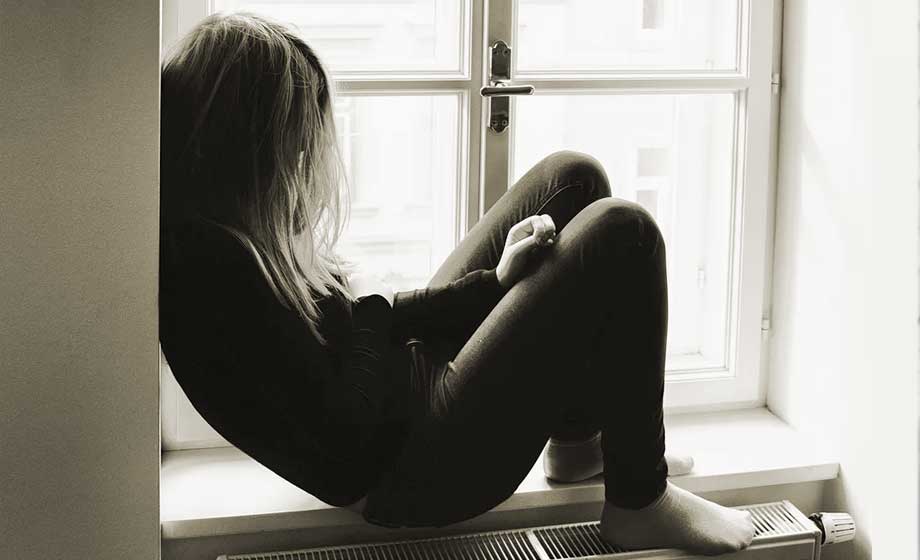 Unga kvinnor i Stockholm känner sig allt otryggare