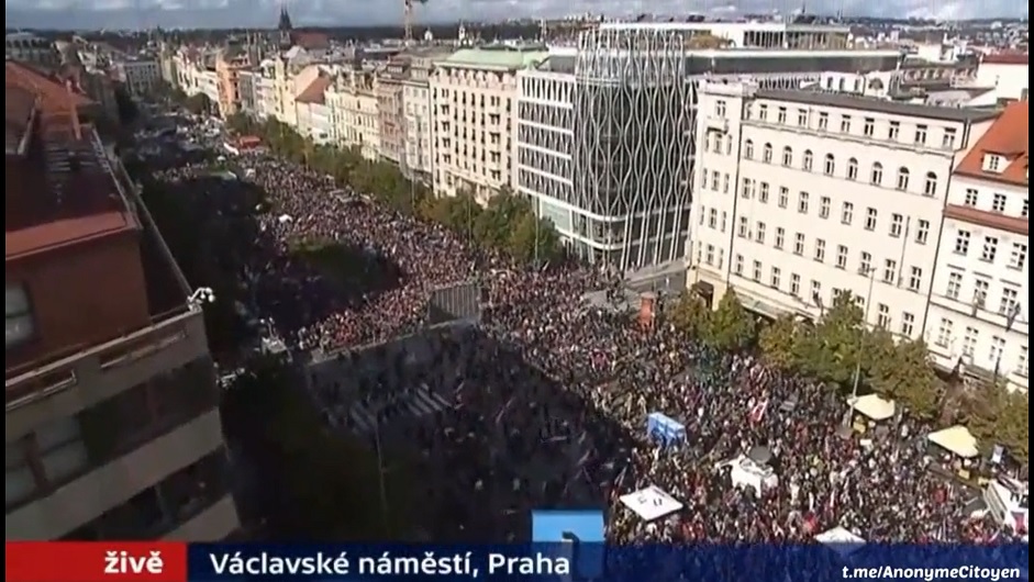 Tiotusentals i demonstration mot EU och sanktioner mot Ryssland