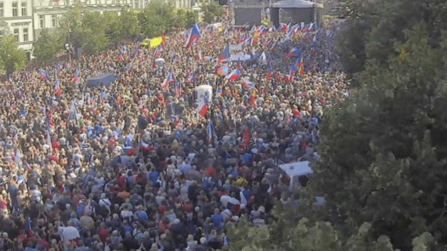 70 000 demonstrerade i Prag mot stigande elpriser, EU och Nato