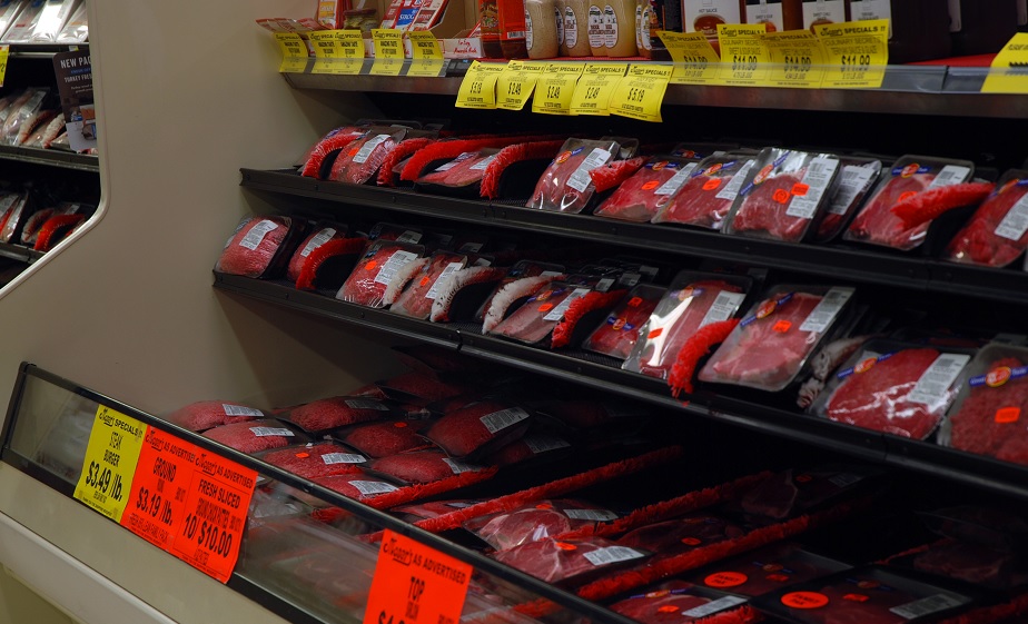 Stölder tvingar butik låsa in köttet efter kl 18