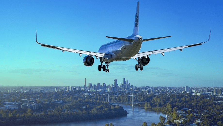 Regeringen och SD REKORDHÖJER klimatskatten på flyg