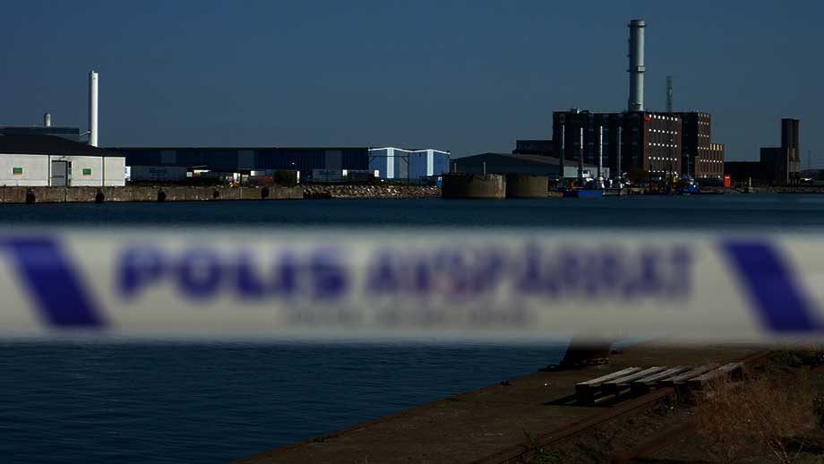 Gäng knuffade 51-åring i vattnet från lastkaj