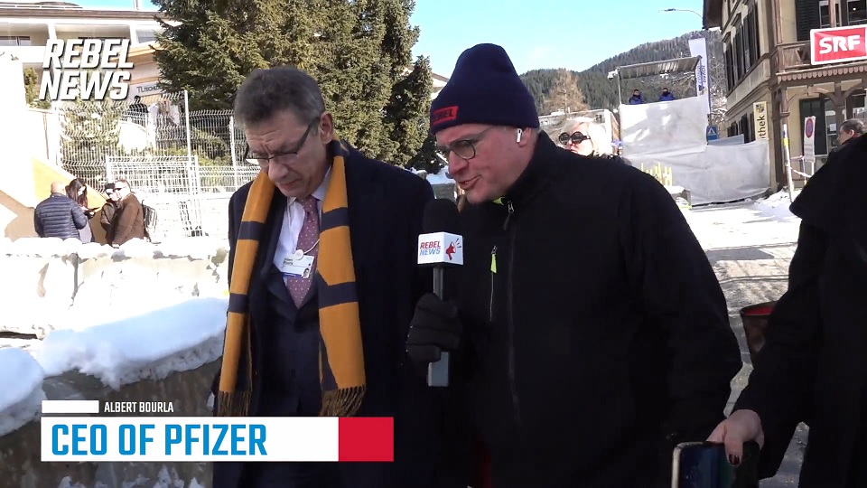 Pfizers vd konfronterad om vaccinen – vägrar svara