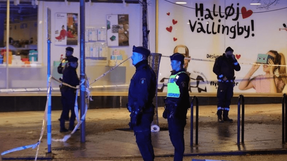 Tre skjutna i Vällingby – gärningsman gjorde avledningsmanöver