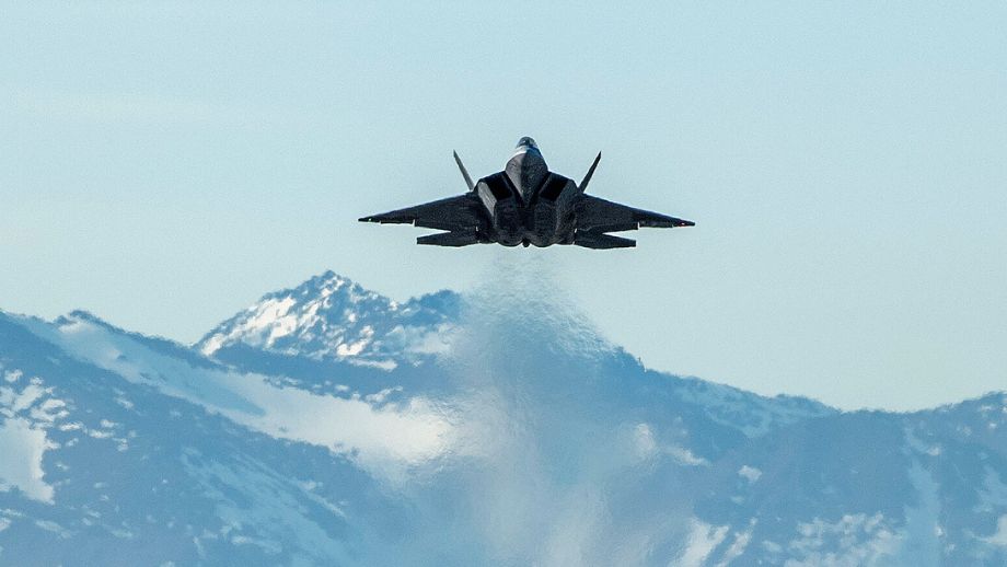 USA skjuter ner oidentifierat objekt över Kanada