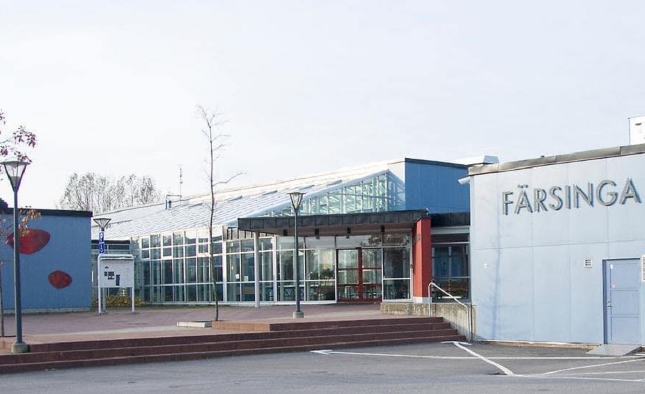 Explosioner och misshandlade lärare – skola stängs