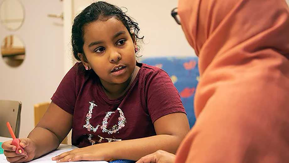 ”Stor oro” när migranter ska fokusera på att lära sig svenska