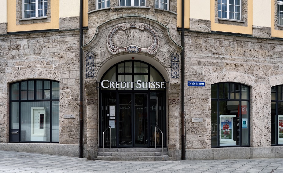 Krisande anrik schweizisk bank garanteras statlig hjälp