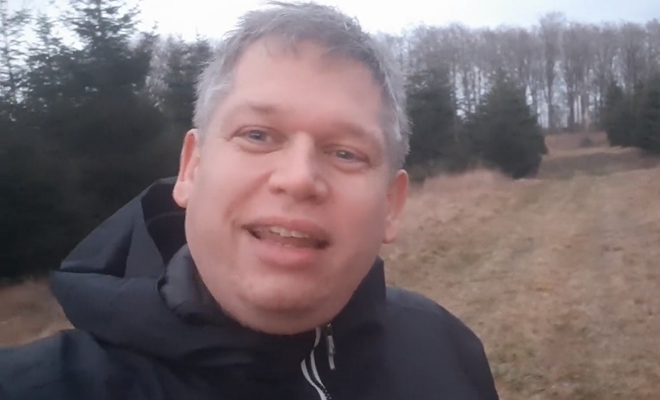 Paludan bränner ’horboken’ koranen i England