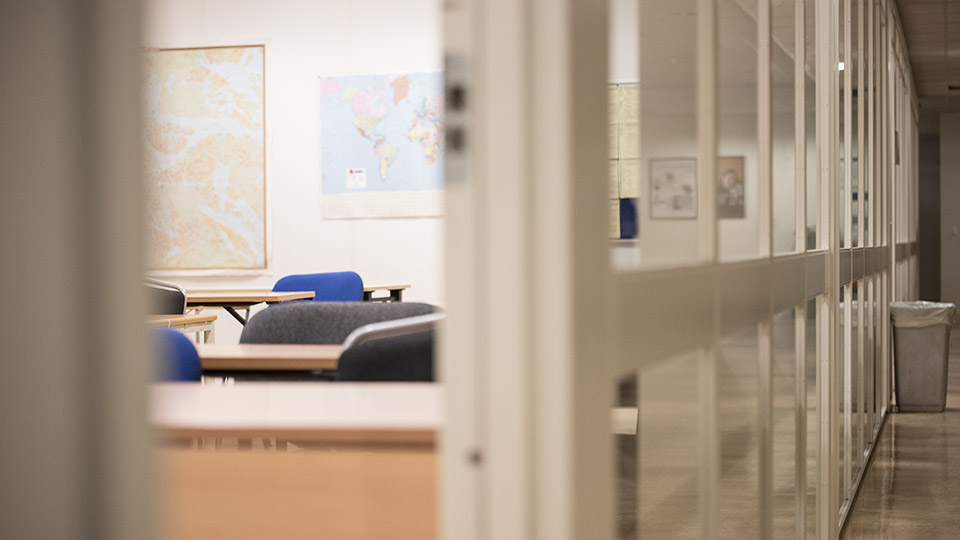 SFI-lärare: Nästan ingen lågutbildad invandrare lär sig svenska