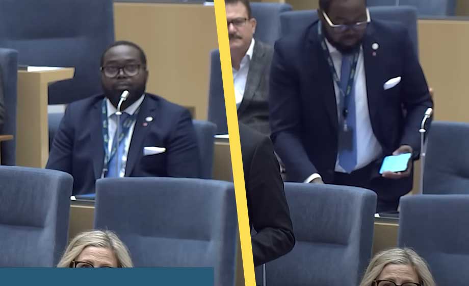 VIDEO: V-toppen lämnar plenisalen i protest mot SD-anförande