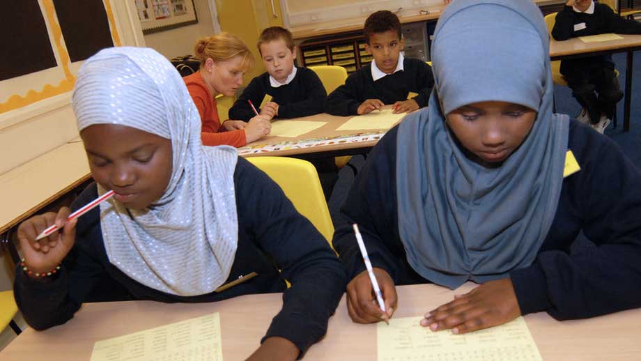 Etniska britter minoritet i skolor inom några decennier