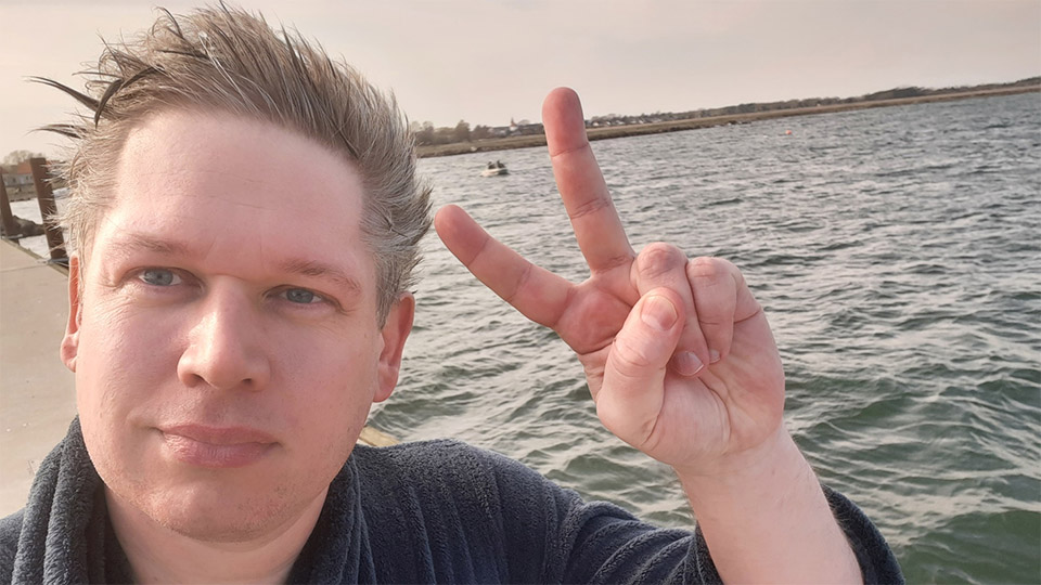 Påstående: Rasmus Paludan anhållen i Sverige i sin utevaro