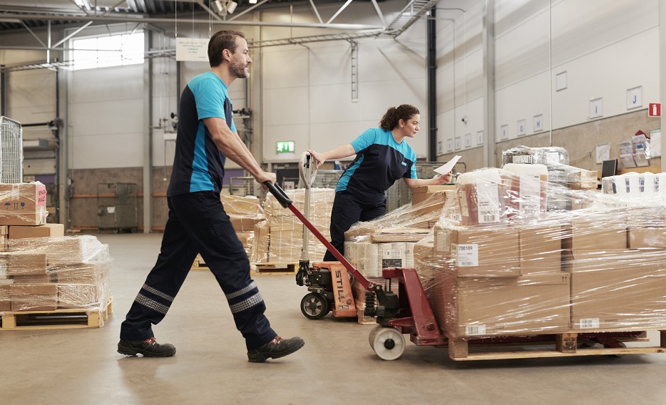 SVT: Svenskarna returnerar för mycket kläder handlade på nätet