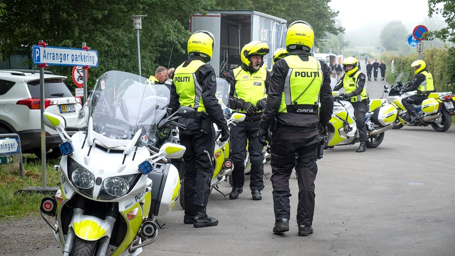 Dansk polis besköt svensk bil som försökte fly
