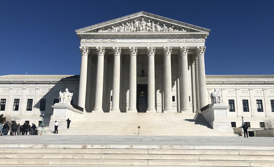 Ingen mer ’positiv särbehandling’ på college efter domstolsbeslut