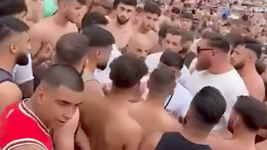 Utomhusbad i massiva problem med invandrare från Mellanöstern