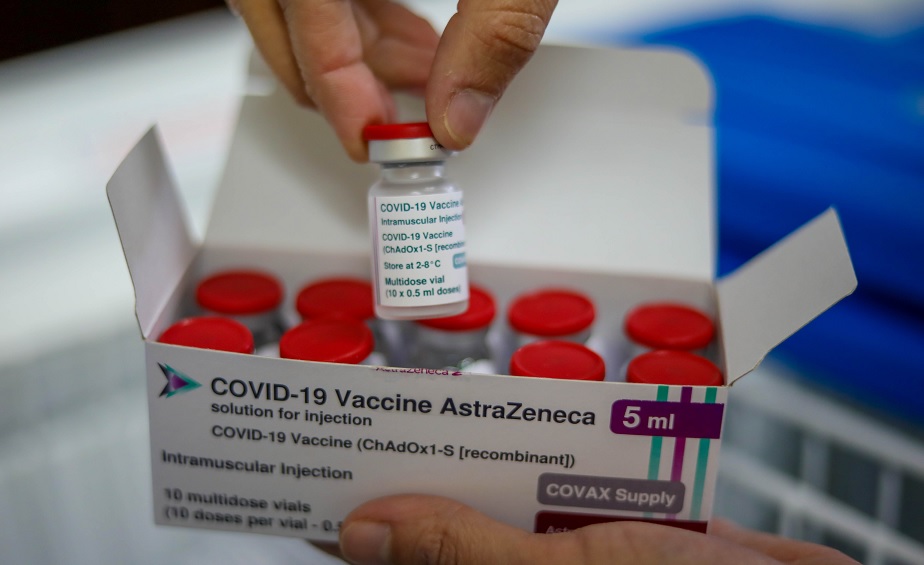 Domstol ifrågasätter AstraZenecas information om vaccinbiverkningar