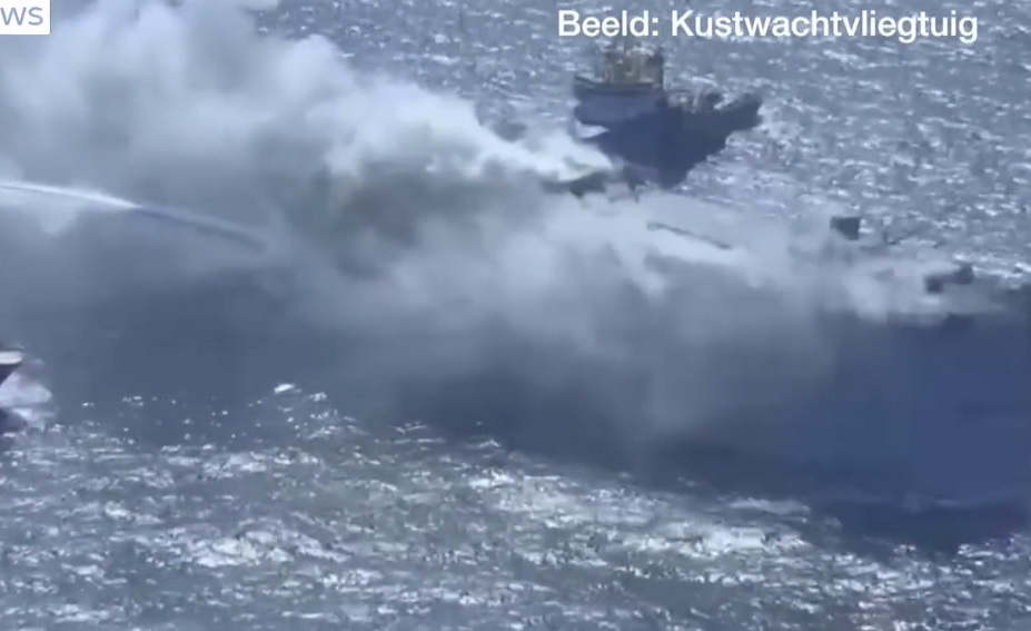 Fartygsbrand tros ha startat i elbil