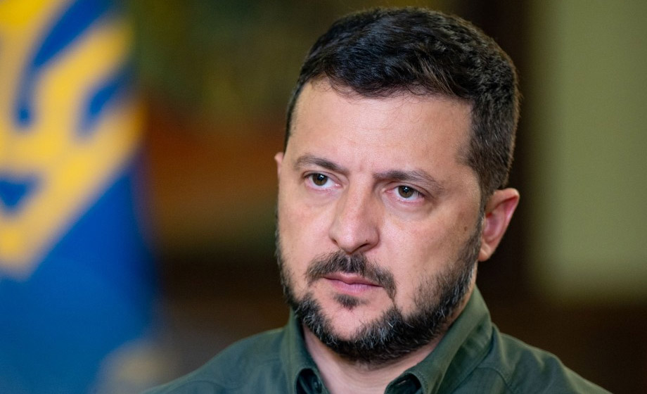 Zelenskyj ställer in val i Ukraina