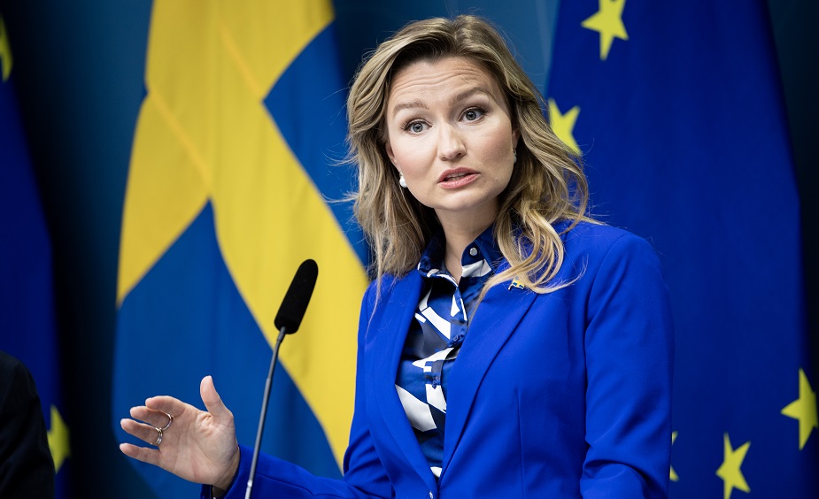 Stödet för Kristdemokraterna halverat sedan valet