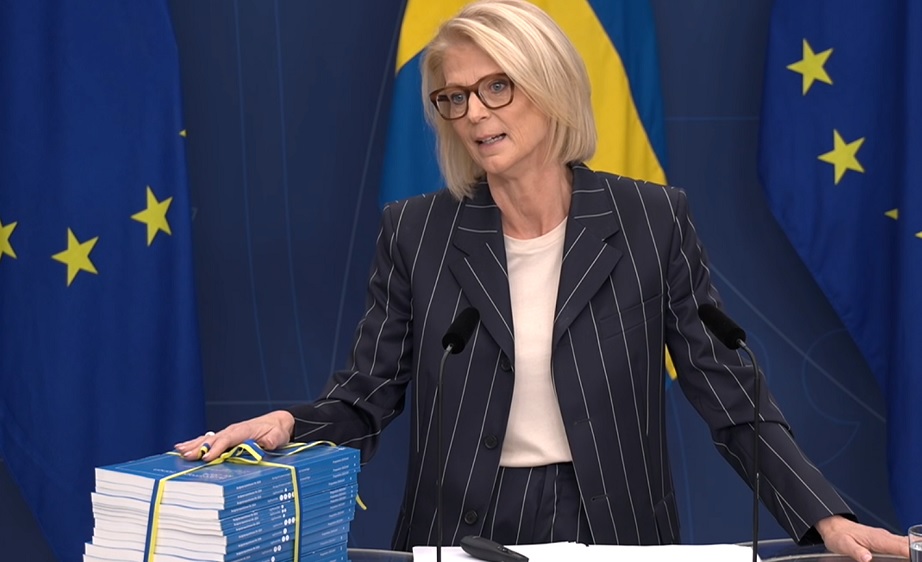 Sänkta skatter och stärkt försvar i Tidöpartiernas budget