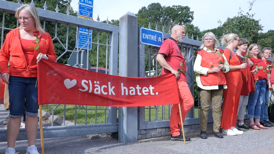 Svenska kyrkan bildade ’kärleksmur’ mot islamkritik: ”Salam alaykum”