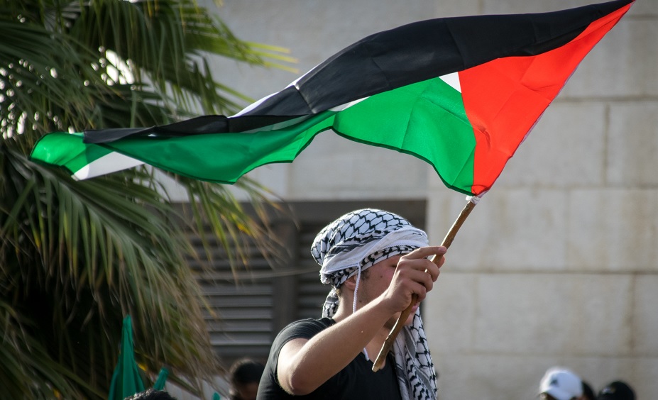 Kvinna döms för pro-palestinskt slagord