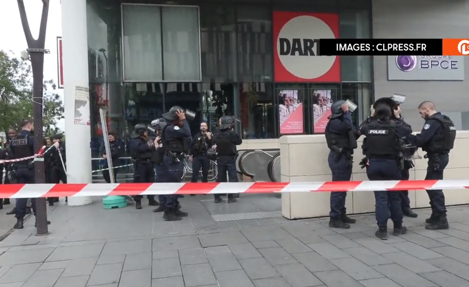 Polis sköt heltäckt kvinna som skanderade ”Allahu akbar”