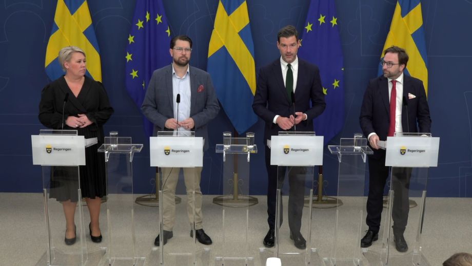 Regeringen: Svenskt bistånd till palestinska områden stoppas