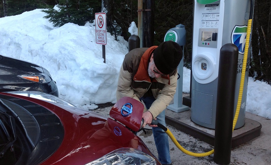 Test: Så länge håller värmen i elbilen i vinterkyla