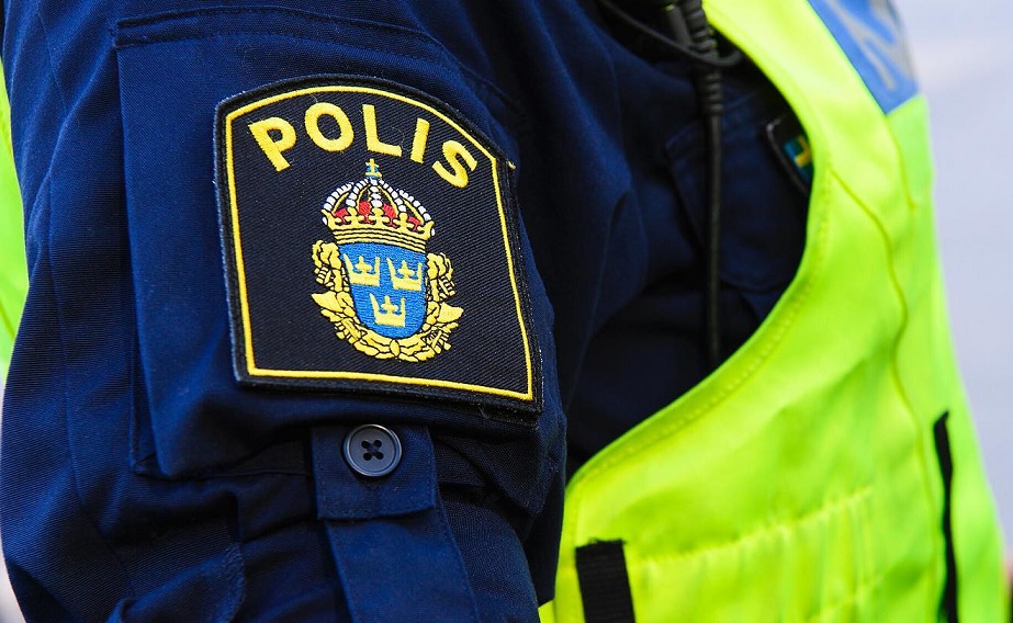 Polis umgicks med kriminell släkting – förlorar jobbet