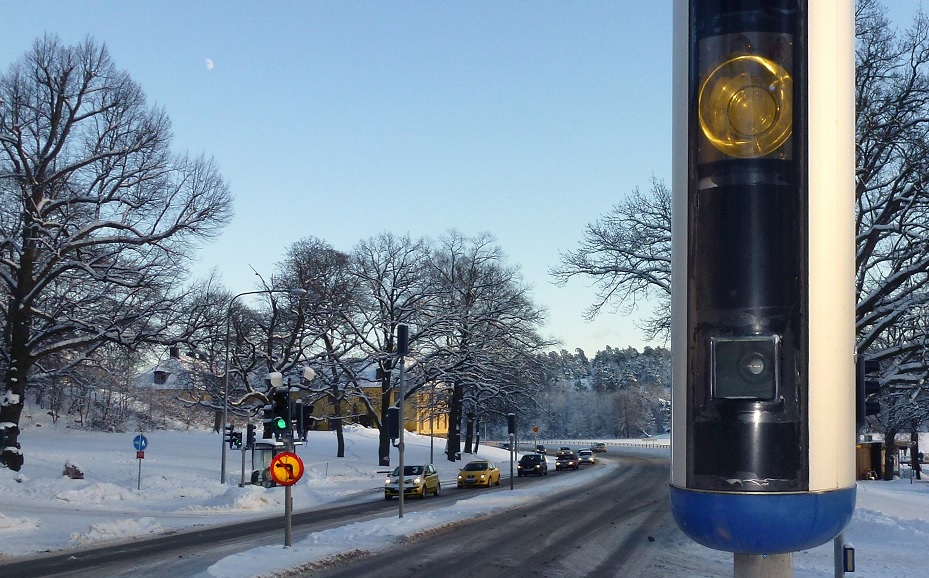 Bländades av fartkamera – polisanmäler för ’dråpförsök’