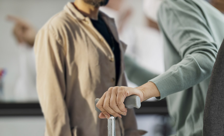 Tafsande, våld och sexövergrepp – här är Sveriges NYA hemtjänst