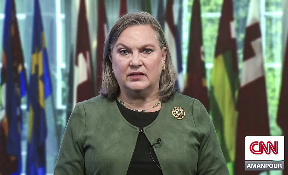 Nuland: ”Måste komma ihåg” att pengarna som skickas till Ukraina går till USA:s vapenindustri