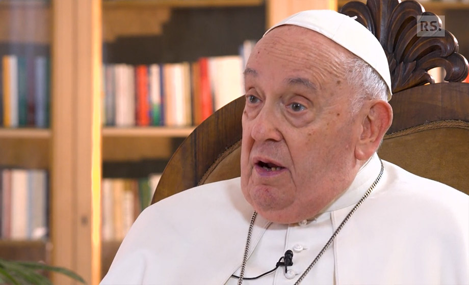 Påven kritiseras för ”vit flagg”-uttalande om Ukraina