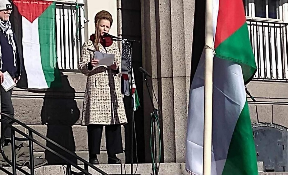 Hon kan ta över efter Märta Stenevi