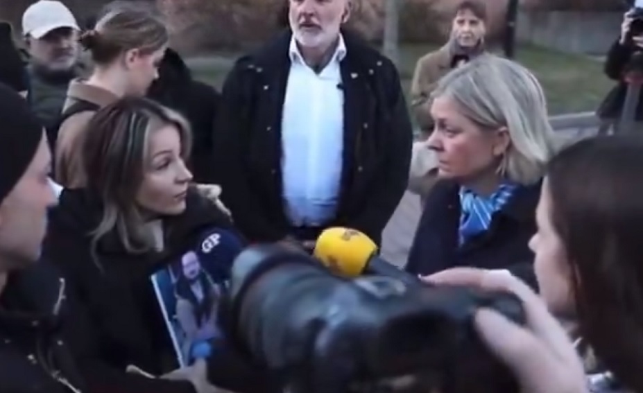 Magdalena Anderssons närvaro vid mordplats ifrågasatt av anhöriga: ”Vad gör ni här”