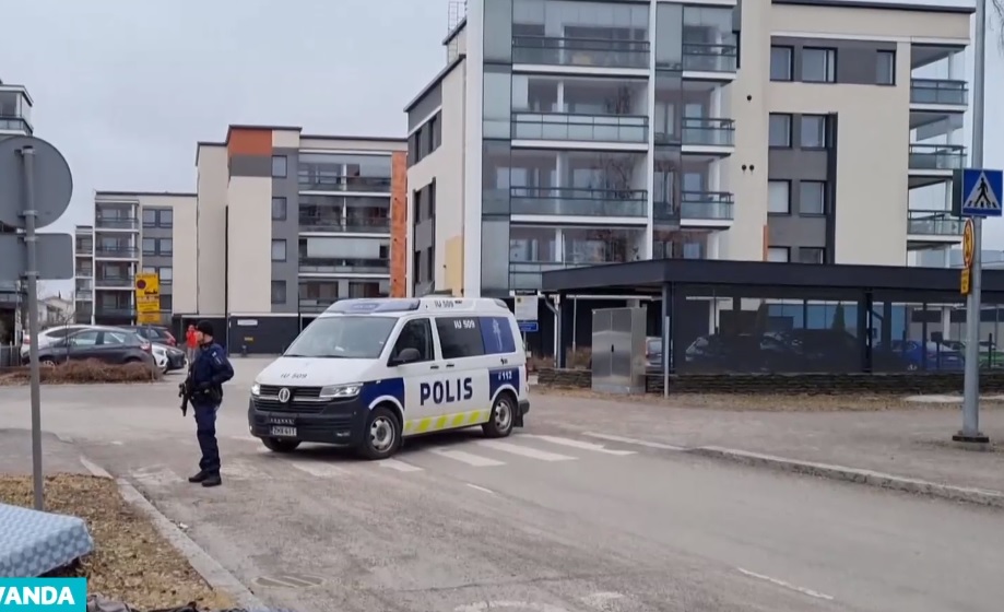 Skjutning på skola – en död