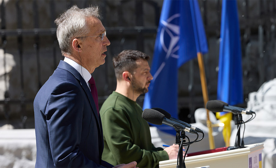 Stoltenbergs blixtvisit i Kiev