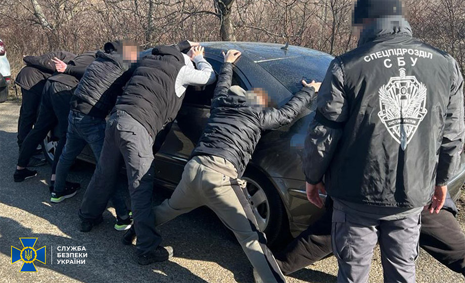 Ukraina skärper värnpliktslag