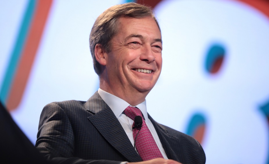 Stödet för Farage växer – lovar stoppa migrantflödet och nollutsläpp
