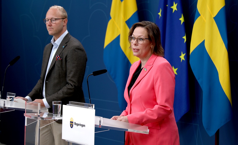 Tidöpartierna vill skärpa reglerna för anhöriginvandring