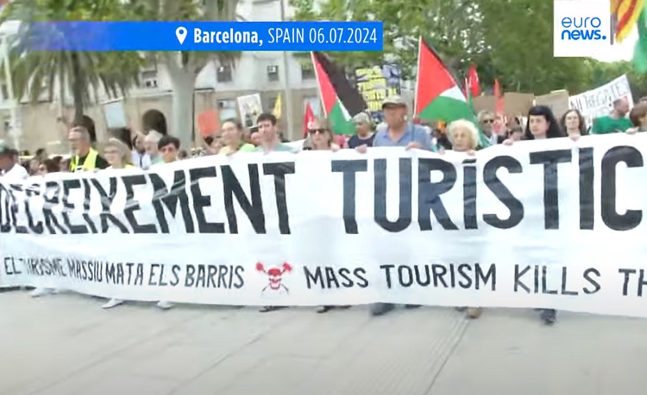 Invånarna i Barcelona har fått nog av turister – attackerar med vattenpistoler